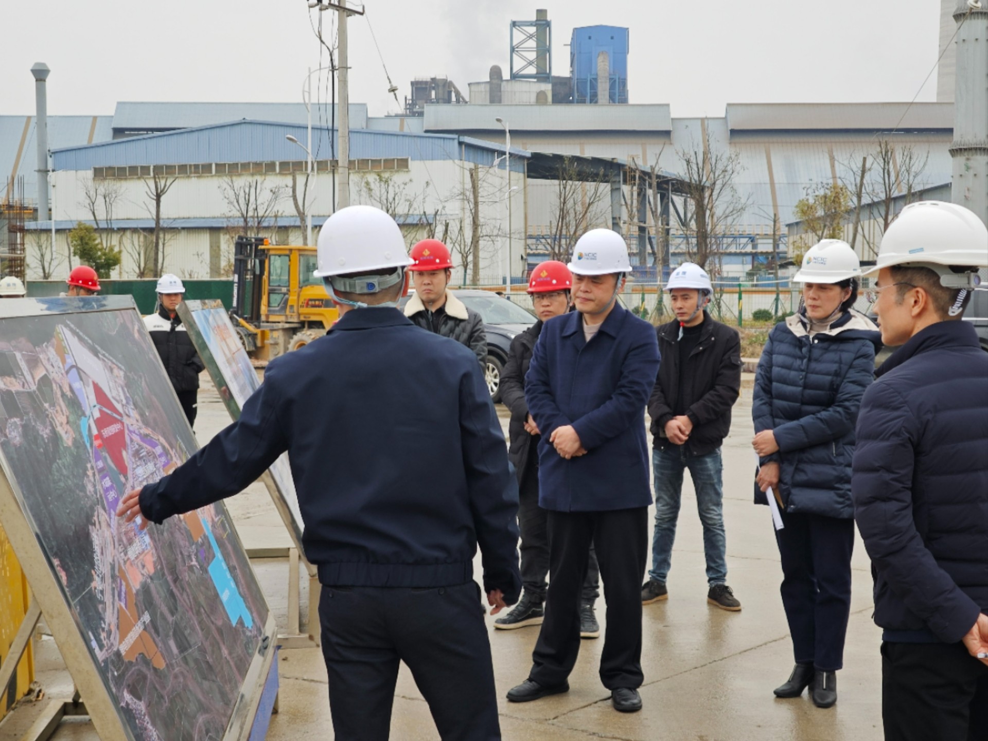 2024-2-29市交投集團領(lǐng)導深入市交投物流集團項目一線(xiàn)調研，章佳琦拍攝1.jpg