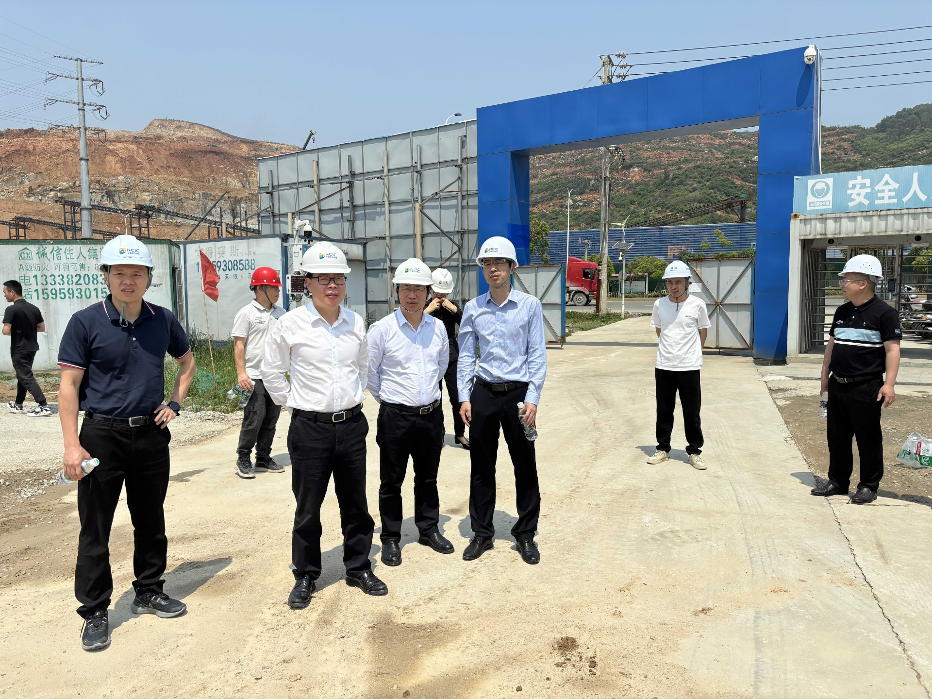 市交投集團領(lǐng)導深入市交投項目開(kāi)展五一節前安全檢查，賴(lài)海瀾拍攝1_new.jpg