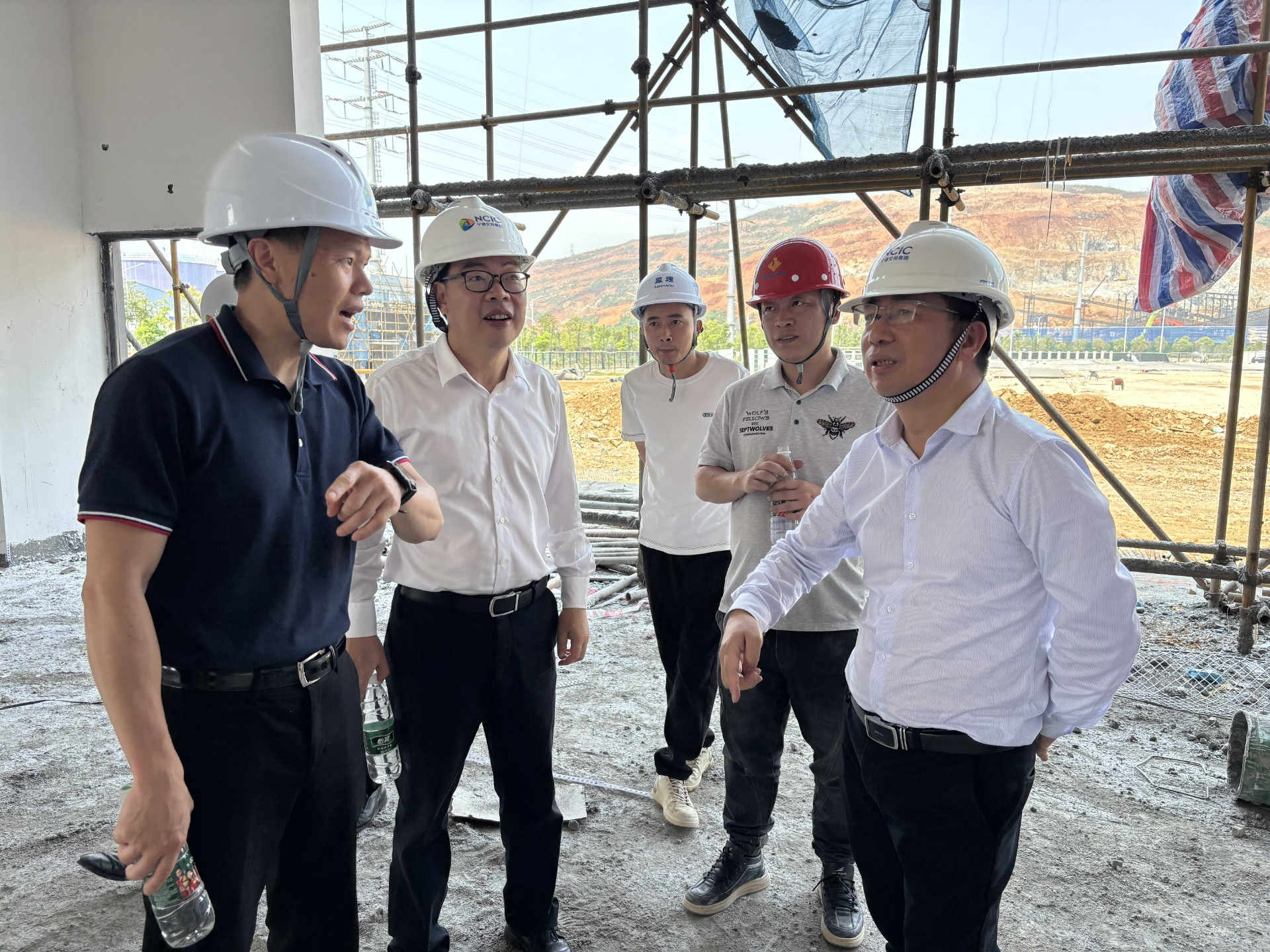 市交投集團領(lǐng)導深入市交投項目開(kāi)展五一節前安全檢查，賴(lài)海瀾拍攝2_new.jpg
